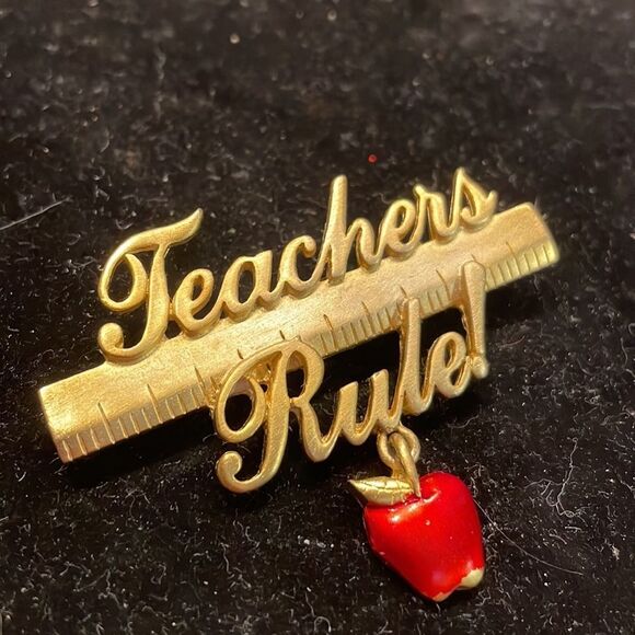 Vintage 2.3” Joanette Jewelry Teachers Rule gold tone brooch ruler enamel apple - Picture 5 of 13